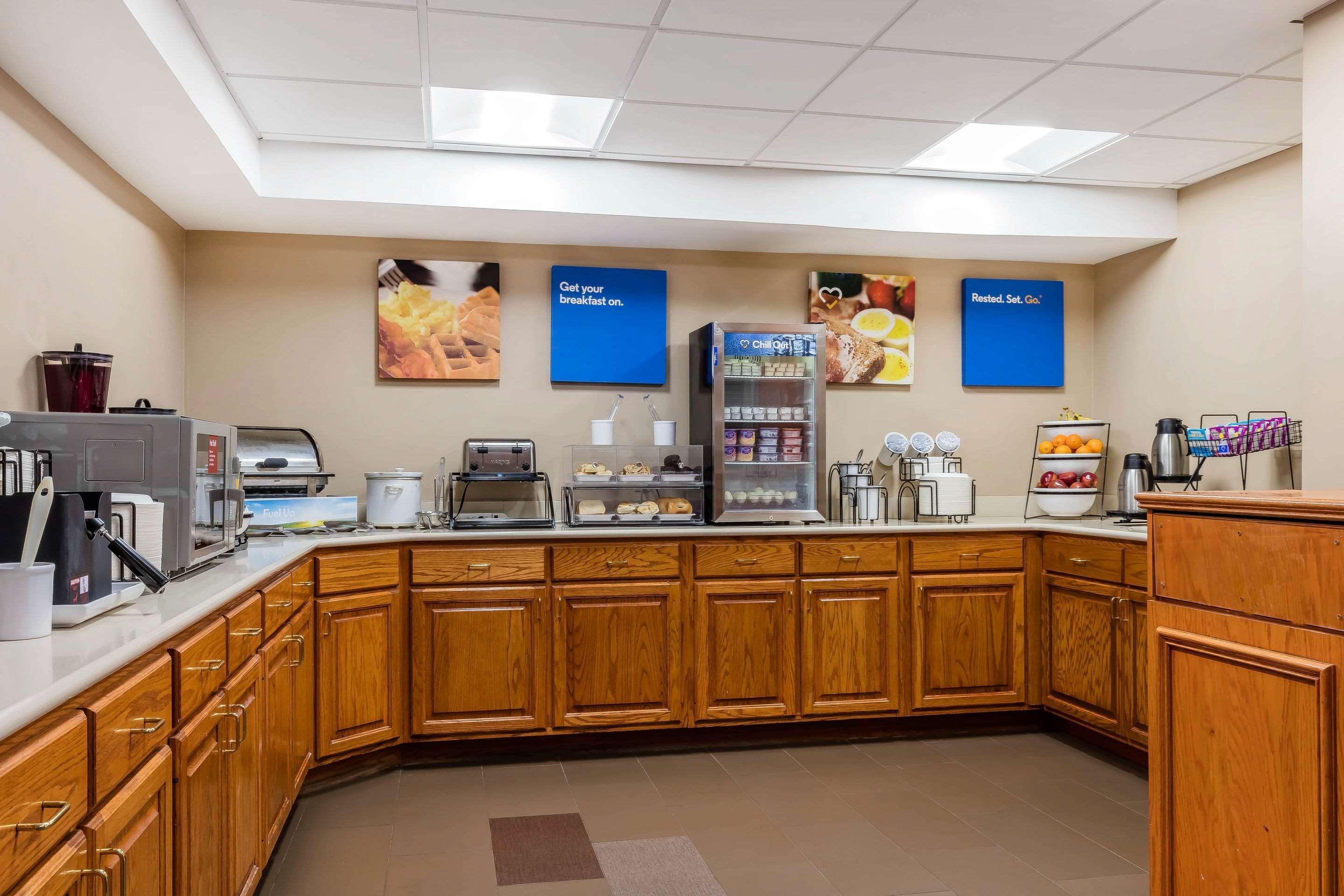 Comfort Inn & Suites Airport Литл-Рок Экстерьер фото