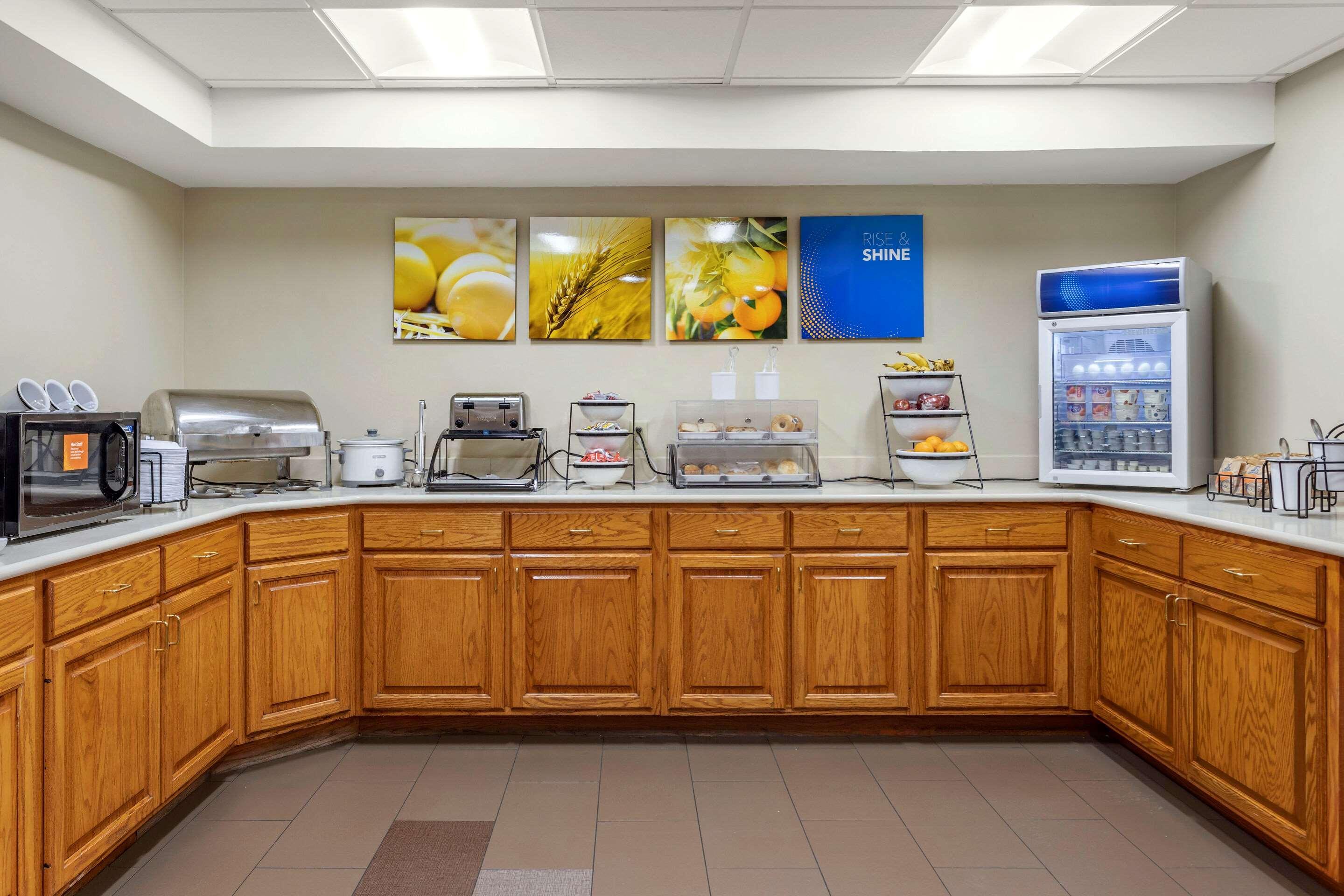 Comfort Inn & Suites Airport Литл-Рок Экстерьер фото